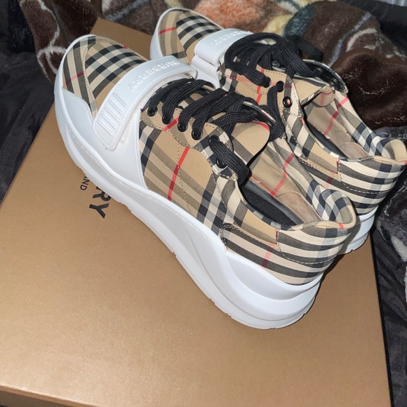 Men’s Burberry shoes worn twice - Picture 8 of 10